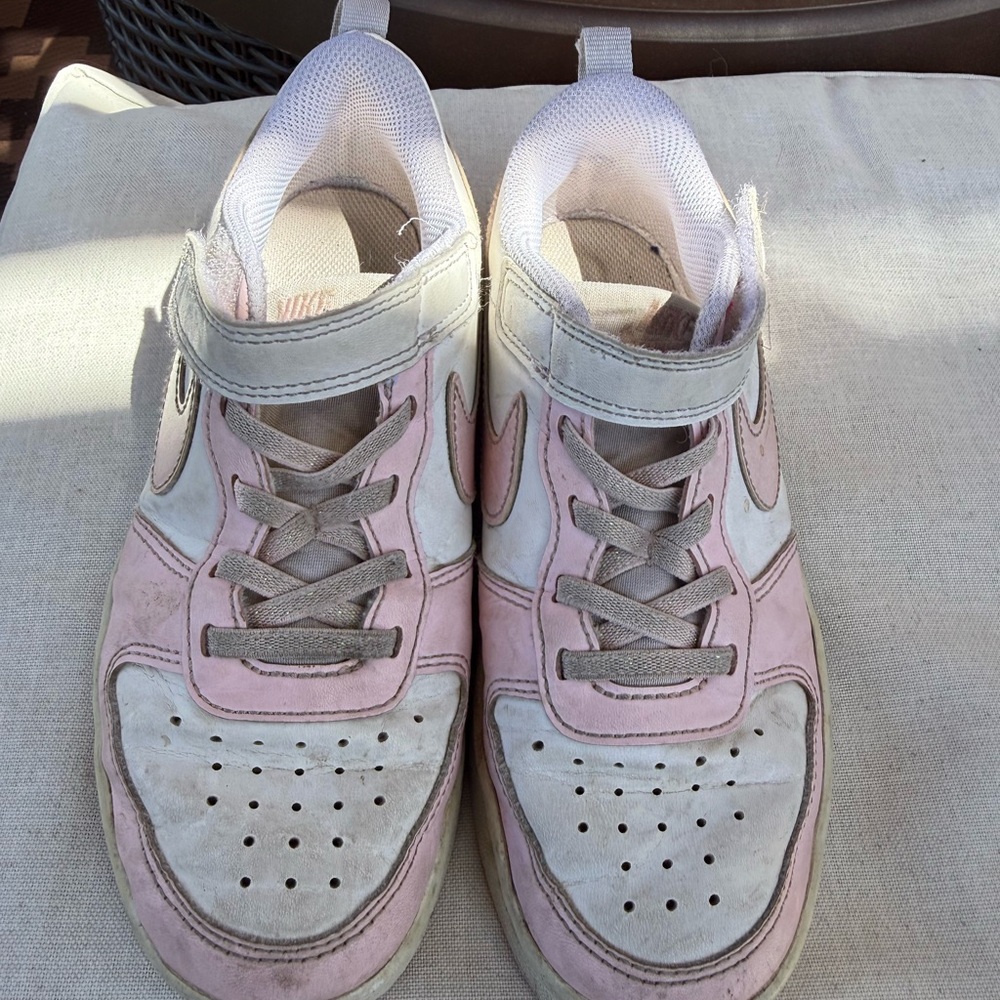 Nike Kids Shoes in Pink and White